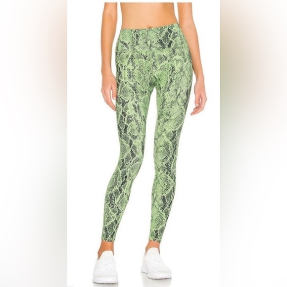 ALO Yoga Pants - Alo high waist Vapor legging snakeskin green Large EUC